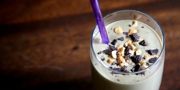 Your Secret Weapon Against PMS: A Chocolate Smoothie That Heals