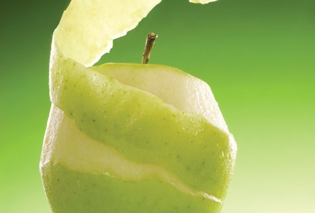 Don’t Waste Those Apple Peels: 3 Shocking Life Hacks Revealed!